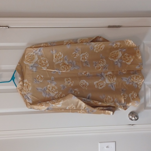 VICTORIA'S SECRET ROBE/ NIGHT SHIRT - Picture 2 of 4